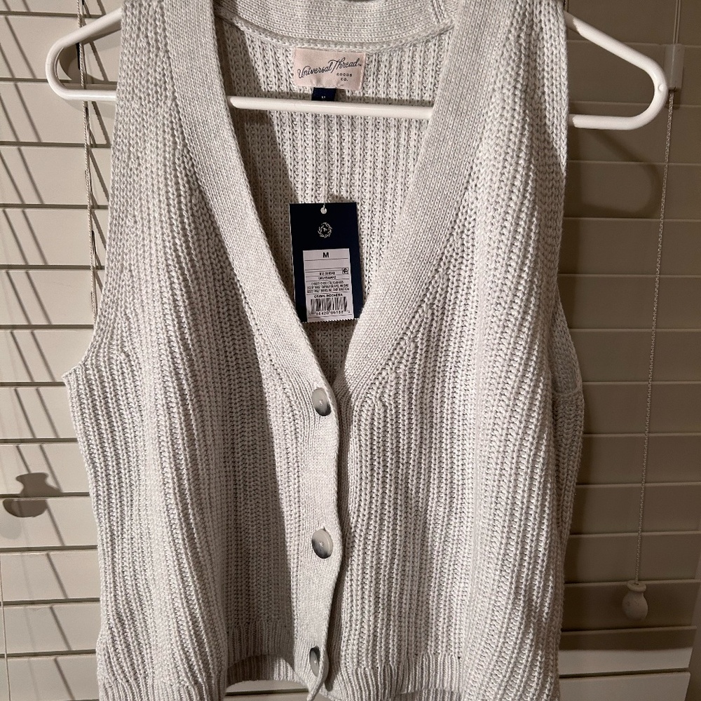 Universal Thread knitted button front v-neck vest